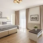 Strandgruen Golf- &