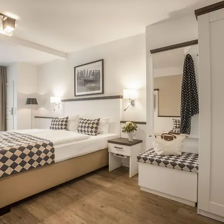 Strandgruen Golf- & 3*