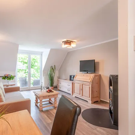 Strandgruen Golf- & 3*