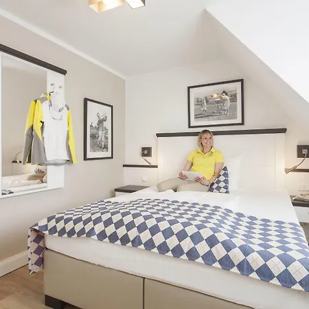 Strandgrün Golf-&spa 3*