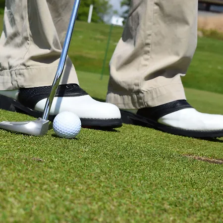 Strandgruen Golf- & 3*