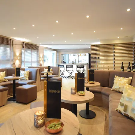Strandgruen Golf- & 3*