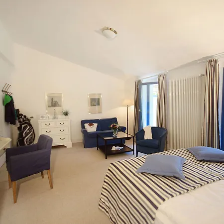 Strandgruen Golf- & 3*