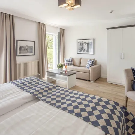 Strandgruen Golf- & 3*